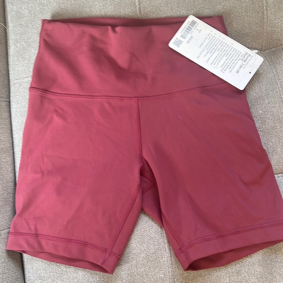 NWT Wunder Train HR short 6” - size 6 - Chianti - Picture 2 of 3